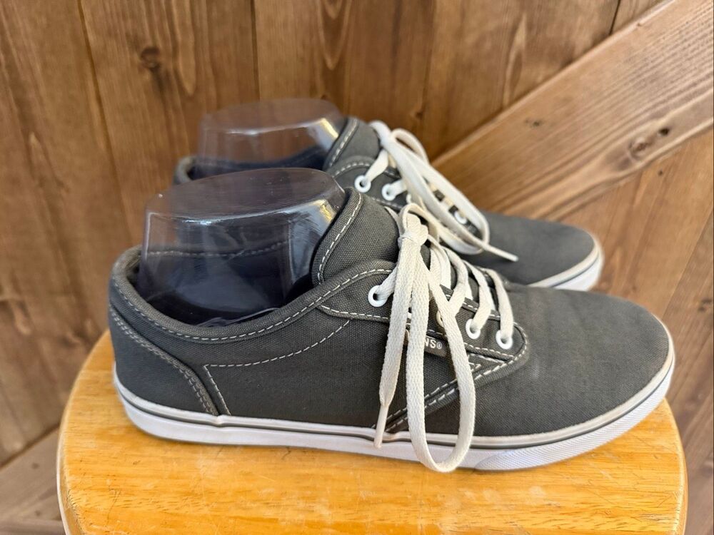 Vans Women’s Size 7 Gray Canvas Lace Up Low Top Skate Sneakers White Sole